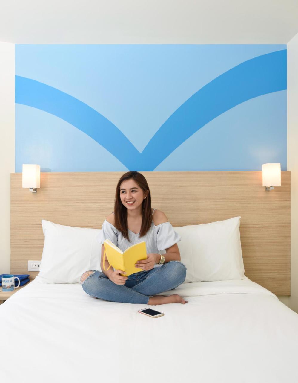 Hop Inn Hotel Tomas Morato Кесон-Сити Экстерьер фото