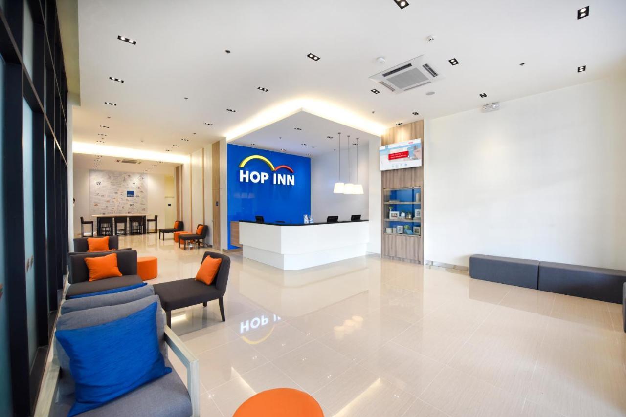 Hop Inn Hotel Tomas Morato Кесон-Сити Экстерьер фото