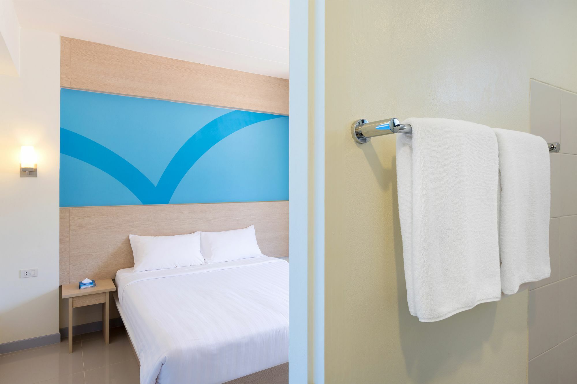 Hop Inn Hotel Tomas Morato Кесон-Сити Экстерьер фото